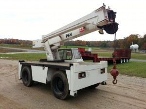 8 1/2 Ton Carry Deck P&H/Terex Crane For Sale