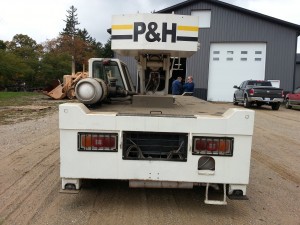 8 1/2 Ton Carry Deck P&H/Terex Crane For Sale